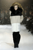 フランス・パリ市内で発表された「モンクレール ガム・ルージュ（Moncler Gamme Rouge）」12/13年秋冬コレクション（2012年3月8日撮影）。(c)Moncler Gamme Rouge