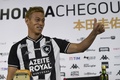 カンピオナート・ブラジレイロ（ブラジル全国選手権）1部ボタフォゴFRの入団会見に臨む本田圭佑（2020年2月8日撮影）。(c)Mauro Pimentel / AFP