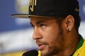 ブラジル代表のキャンプ地テレゾポリス（Teresopolis）で記者会見に臨むネイマール（Neymar da Silva Santos Junior、2014年7月10日撮影）。(c)AFP/VANDERLEI ALMEIDA
