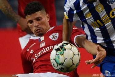 試合中の人種差別でコリンチャンスDF逮捕 ブラジル1部 写真1枚 国際