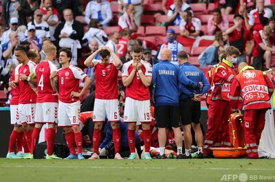 試合中に倒れたエリクセン 容体 安定 と協会発表 欧州選手権 写真7枚 国際ニュース Afpbb News