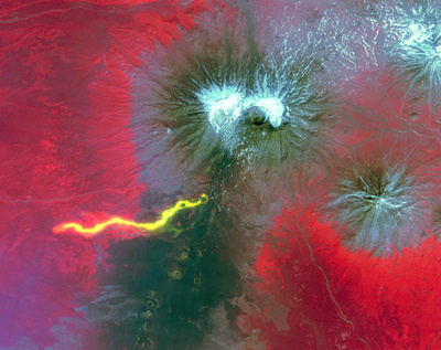 カムチャツカ半島の火山噴火、溶岩流の衛星画像が公開