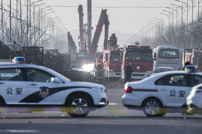 中国・張家口の爆発事故、エチレン輸送車の爆発が原因か 死者は23人に
