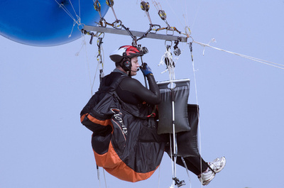 マンデラ氏収監の監獄島から風船で「脱出」、南ア