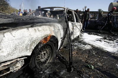 首都で自動車爆弾爆発、35人以上死傷 - イラク