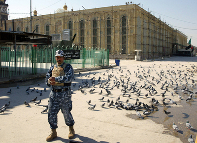 シーア派聖都ナジャフで車両自爆テロ、8人死亡 - イラク