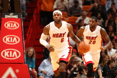 ジェームズ復帰のヒートがグリズリーズに勝利