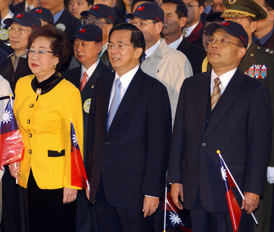 ＜世界の2007年＞新年の国旗掲揚に大統領ら出席 - 台湾