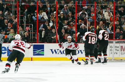 ＜06-07NHL＞デビルズ ルコウィッチがOTに決勝点を決めて勝利 - 米国