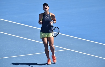 元女王ケルバー、逆転勝ちで全豪ベスト8 謝の大物食い止める