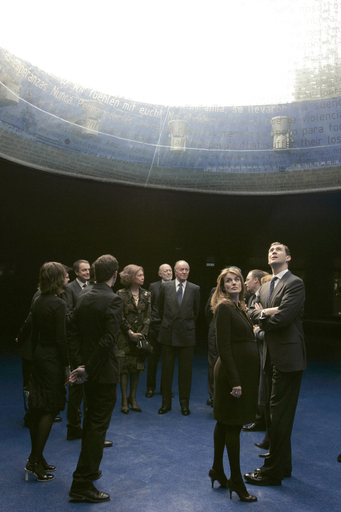 列車爆破テロから3年、記念碑落成式 - スペイン