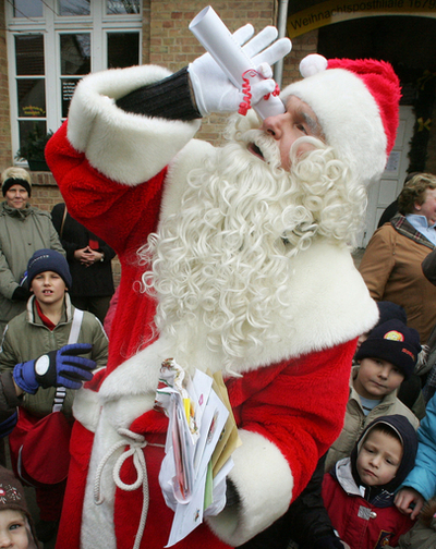ドイツの小さな村に期間限定「サンタが手紙待つ郵便局」オープン
