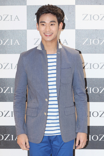 キム・スヒョン、「ジオジア」主催のサイン会に出席