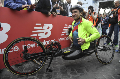 衝突事故のザナルディ、神経の状態は「依然として深刻」