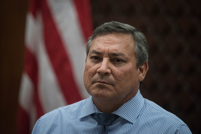 グアム知事、北朝鮮の「鼻っ面を殴らないと」 米大統領の対応擁護