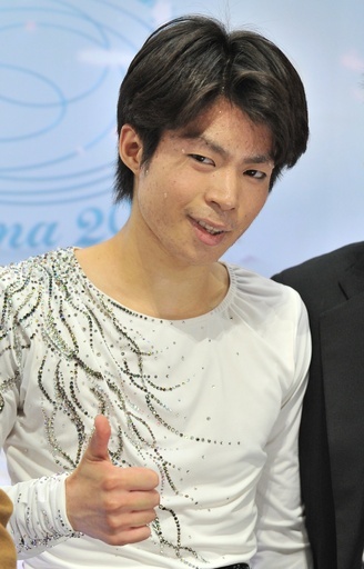 町田、五輪王者の羽生抑え男子SP首位 世界フィギュア