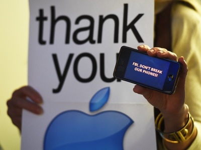 iPhoneロック解除問題、グーグルCEOもアップル支持