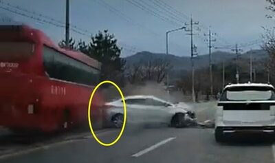 「路肩から突然の中央線越え」乗用車が仕掛けた違法Uターン…韓国・通勤バスを3メートル下に突き落とした「無謀な一瞬」