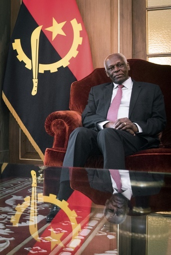 38年の長期政権続いたアンゴラ、大統領に「黄金の引退プラン」を用意