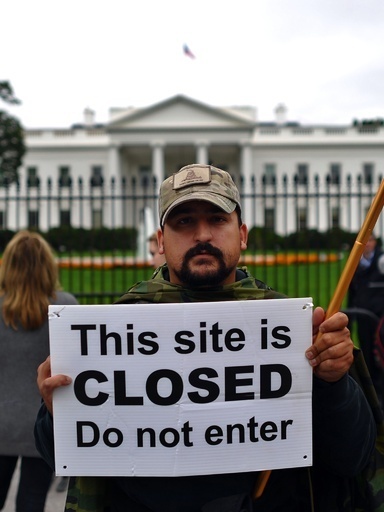 米債務上限引き上げ期限迫る、上院の出口戦略に最後の期待