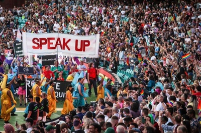 「ゲイ・レズビアン・マルディグラ」のパレード、豪シドニーで開催