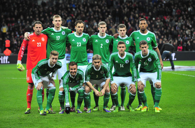 サッカードイツ代表、ロンドン地下鉄でスタジアムへ