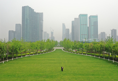 若者の間で人気　繁華街で楽しむ「かくれんぼ」