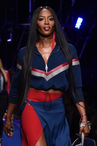 「ヴェルサーチ」17年春夏