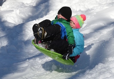 米NYの大雪、子どもたちには「冬のワンダーランド」