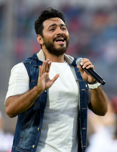 人気歌手のコンサートで踊り禁止、サウジアラビアで批判殺到