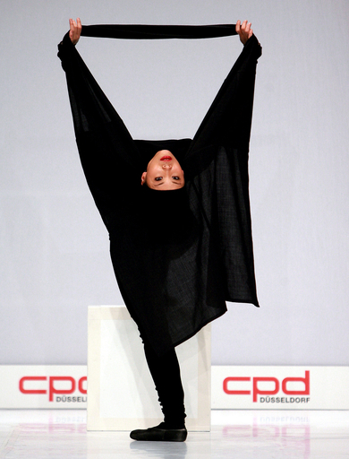 ＜08/09年秋冬IGEDO国際ファッションフェア＞Alexandra Schiessら、新作を発表