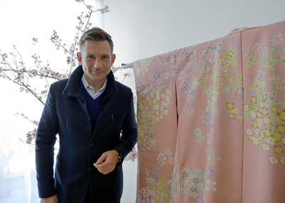 ニコライ・バーグマン、フラワーアーティストが彩る着物とは