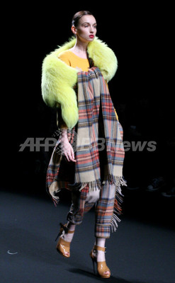 都内で復興支援のチャリティファッションショー 海外人気ブランドが参加 写真26枚 ファッション ニュースならmode Press Powered By Afpbb News