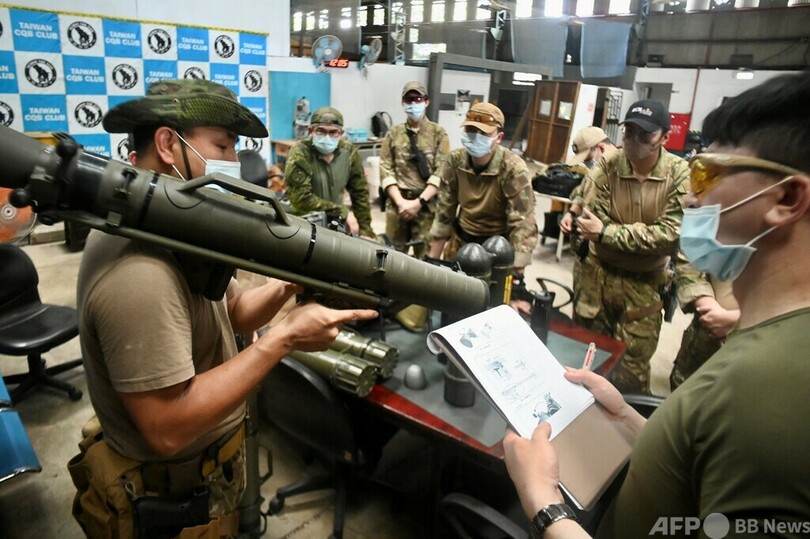 ウクライナの奮戦が刺激に、「市街戦講習」受ける台湾市民