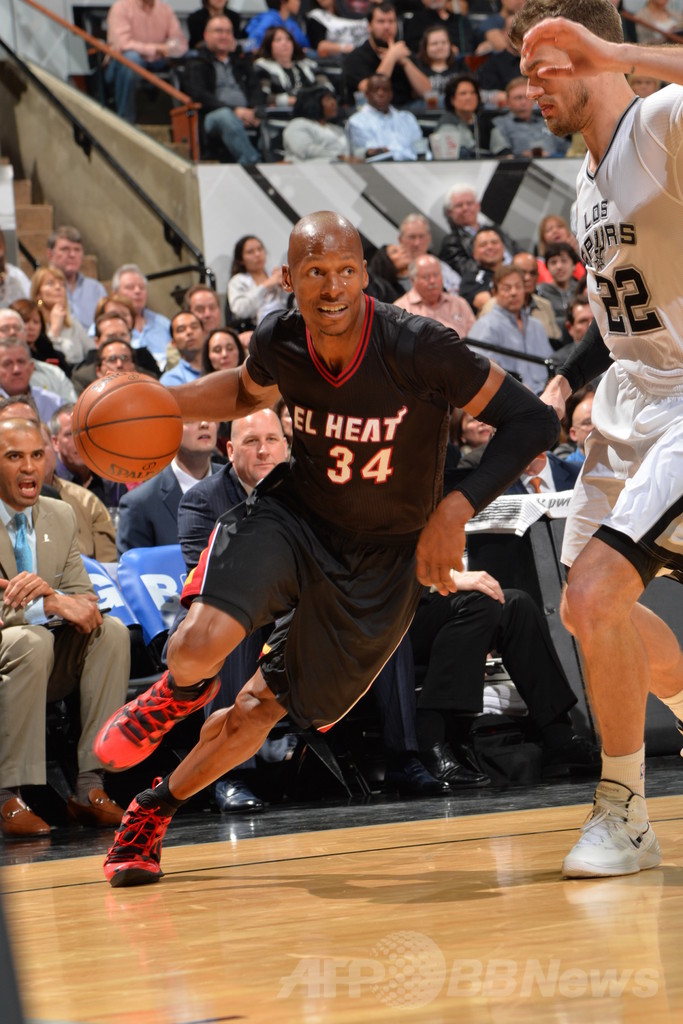 スパーズがヒートに大勝、ファイナルの雪辱を果たす