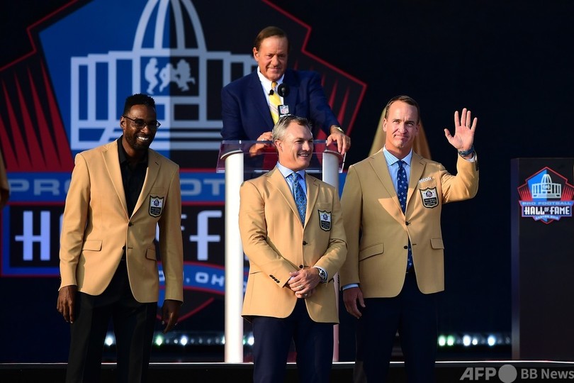 元QBマニング氏ら、殿堂入り表彰 米アメフト