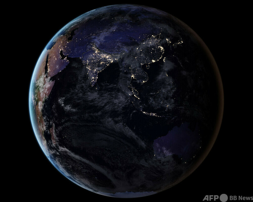 宇宙から見た夜の地球 NASA公開