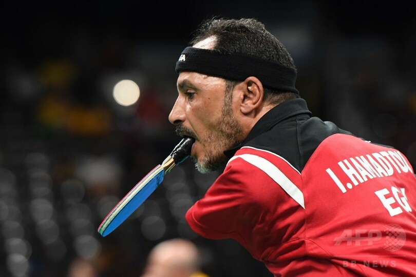 両腕のないエジプトの卓球選手、離れ業でリオ・パラリンピックを席巻