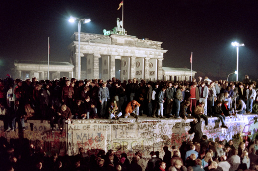 ベルリンの壁崩壊30年 世界で復活する 壁 写真2枚 国際ニュース Afpbb News