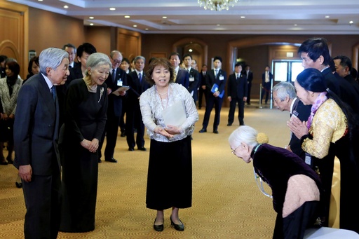 天皇、皇后両陛下、旧日本軍兵士の家族らと面会 写真5枚 国際 
