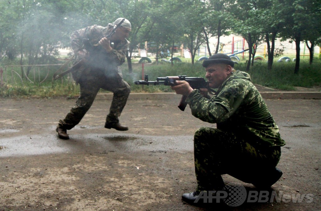 国際ニュース：AFPBB News親露派が国境警備隊を襲撃、終日戦闘続く ウクライナ東部