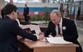ロシアの首都モスクワの投票所で統一地方選の投票をする同国のウラジーミル・プーチン大統領（2018年9月9日撮影、資料写真）。(c)Alexey NIKOLSKY / Sputnik / AFP