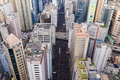 香港の道路を行進するデモ参加者の群衆（2019年6月16日撮影）。(c)STR / AFP