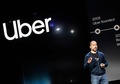米配車サービス大手ウーバーのダラ・コスロシャヒ最高経営責任者（CEO）。米サンフランシスコで開かれた同社の製品発表会で（2019年9月26日撮影）。(c) Philip Pacheco / AFP