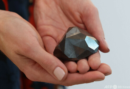世界最大555.55カラットの黒ダイヤ、ドバイで初公開 競売へ 写真13枚 国際ニュース：AFPBB News