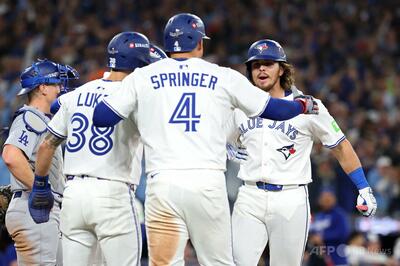 ブルージェイズがドジャース圧倒、ワールドシリーズ初戦制す 写真9枚