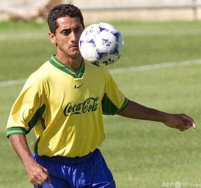 元ブラジル代表ゼ・カルロス氏が死去、56歳 写真1枚 国際ニュース