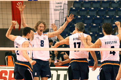 オランダ男子 フルセットでポーランド降し初勝利