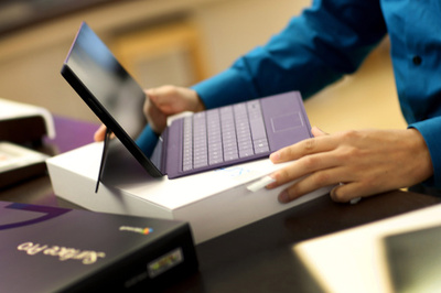 タブレット端末の販売、世界的に伸び悩み 14年1～3月