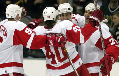 ＜06-07NHL＞レッドウィングス スターズから逆転勝利を収め今季37勝目 - 米国